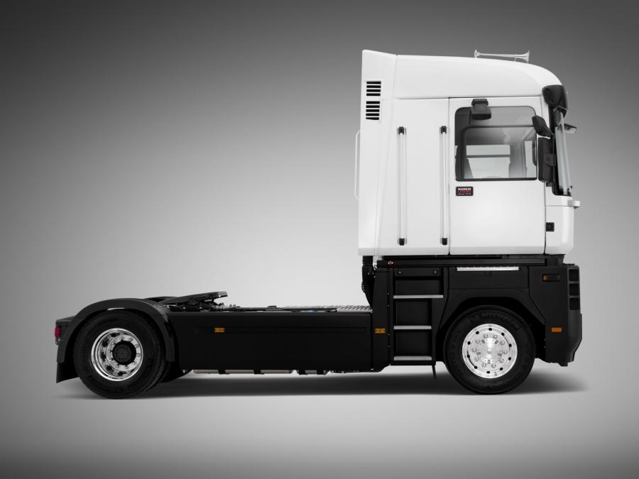  Renault Magnum Legend 2011 года  (фото 2 из 7)